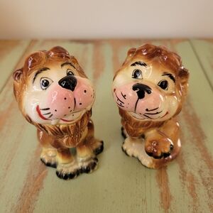 Vintage Lion Figurines • Sweet Pair 🦁 *see description
